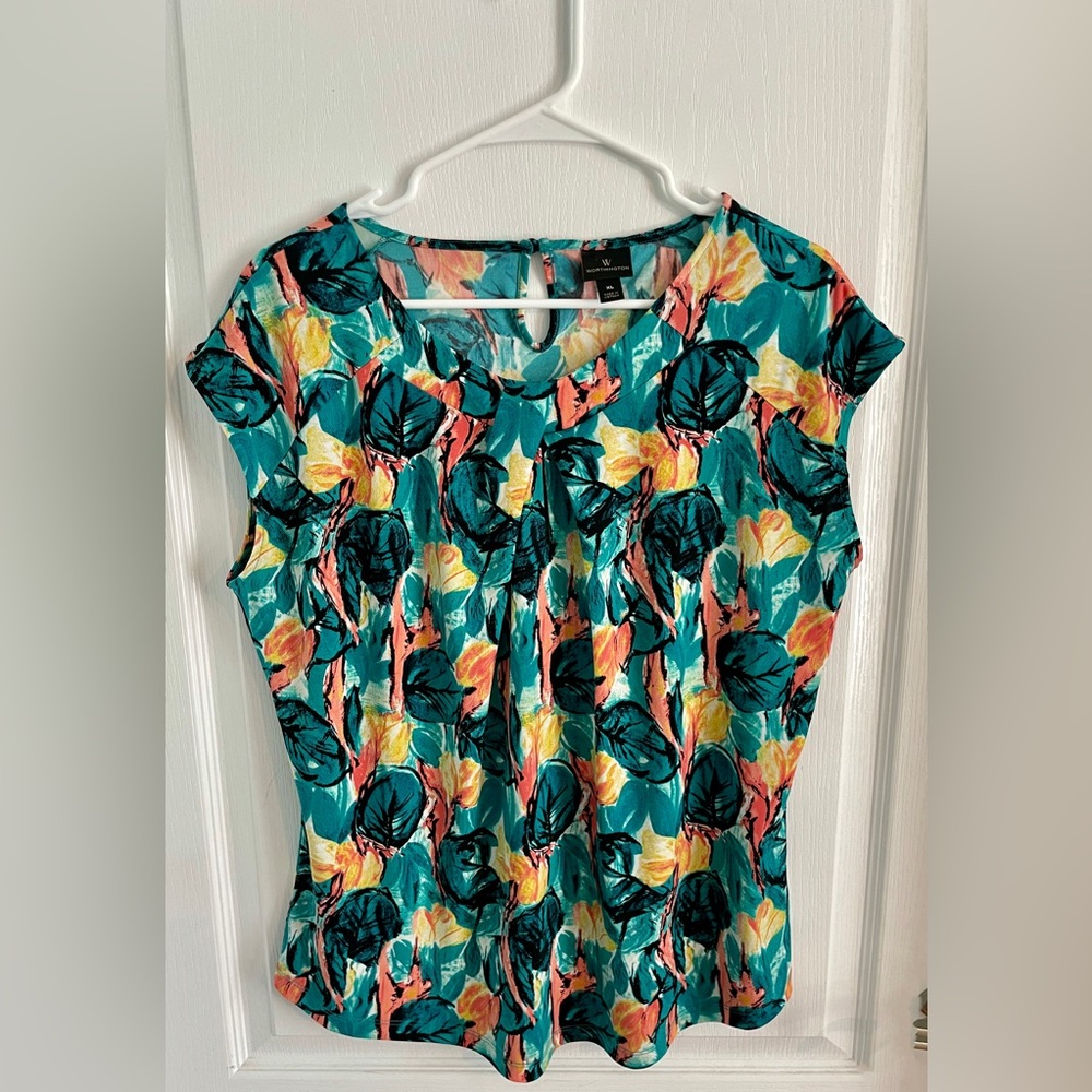 Women’s Worthington short sleeve top